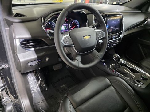 Used 2022 Chevrolet Traverse LT image 26