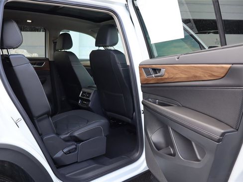 New 2026 Volkswagen Atlas SE image 29