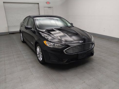 Used 2019 Ford Fusion SE image 13