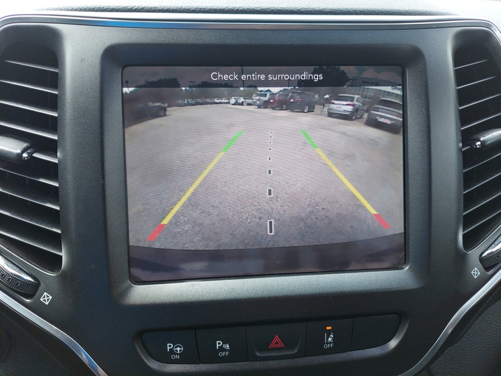 Used 2019 Jeep Cherokee Trailhawk AWD/4WD image 12