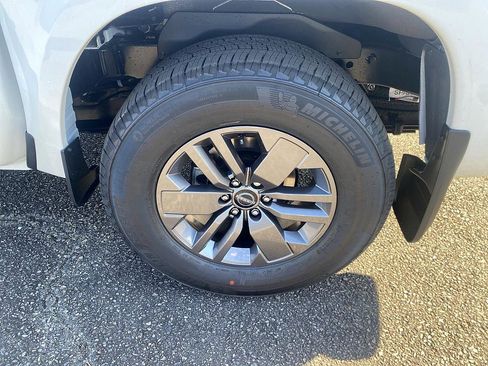 New 2026 Nissan Frontier SV image 8