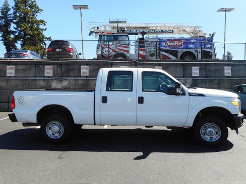 Used 2012 Ford F250 XL w/ PWR Equipment Group AWD/4WD image 2