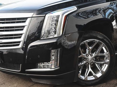 Used 2016 Cadillac Escalade Platinum AWD/4WD image 28