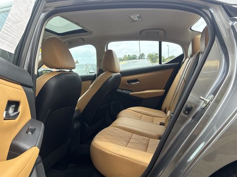 Used 2023 Nissan Sentra SV w/ SV Premium Package FWD image 10