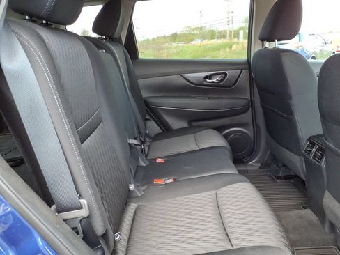 Used 2019 Nissan Rogue SV AWD/4WD image 10