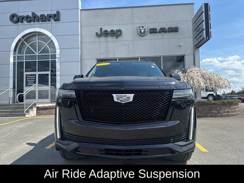 Used 2022 Cadillac Escalade Sport Platinum w/ LPO, ONYX Package AWD/4WD image 9
