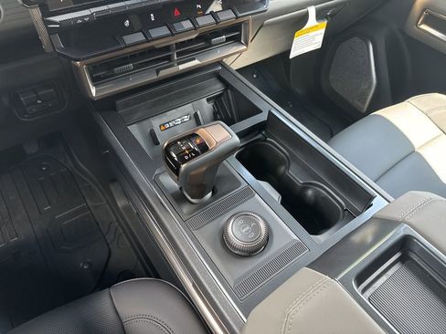 New 2025 GMC Hummer EV 3X image 37