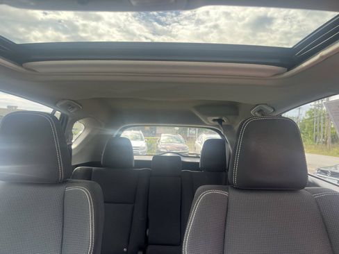 Used 2018 Toyota RAV4 XLE AWD/4WD image 37