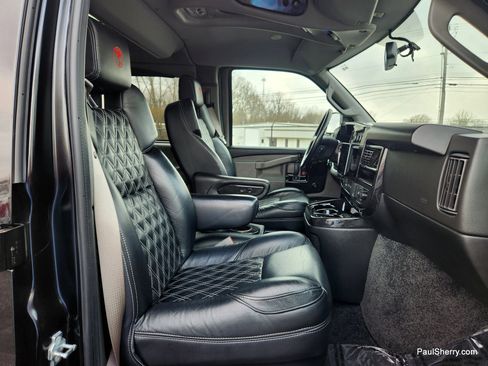 Used 2023 Chevrolet Express 2500 image 41