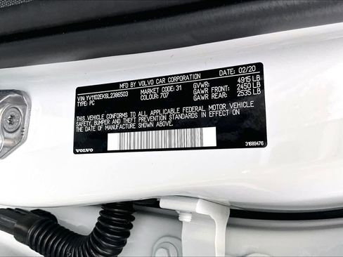 Used 2020 Volvo V60 T5 Momentum image 37