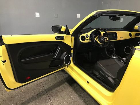 Used 2016 Volkswagen Beetle 1.8T S image 17