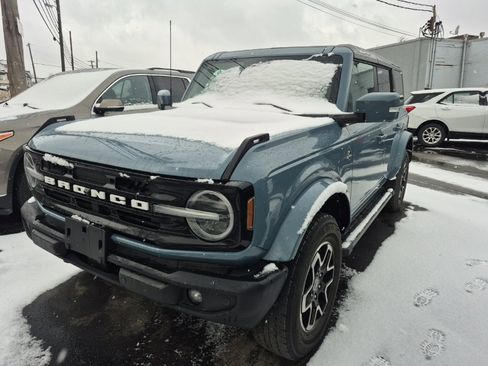 Used 2022 Ford Bronco Outer Banks image 3
