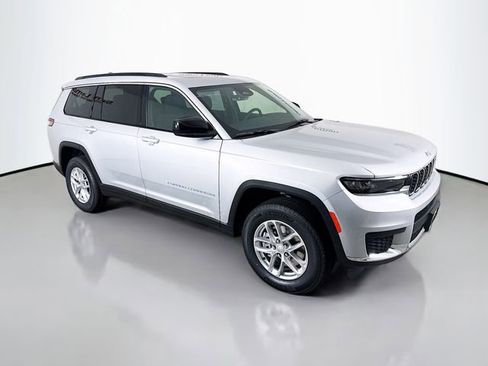 New 2025 Jeep Grand Cherokee L Laredo image 1