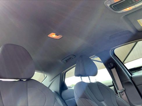 Used 2025 Hyundai Elantra SEL FWD image 13