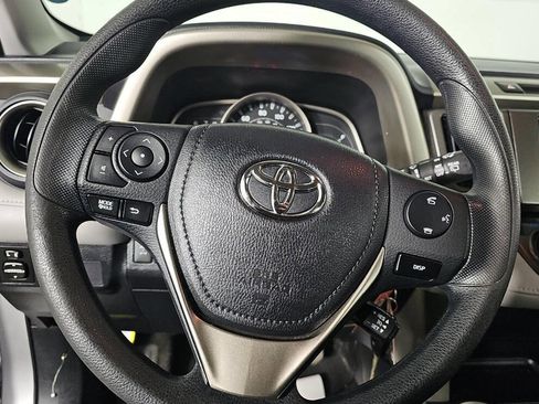 Used 2014 Toyota RAV4 XLE image 19