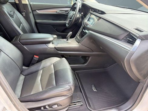 Used 2017 Cadillac XT5 Premium Luxury image 30
