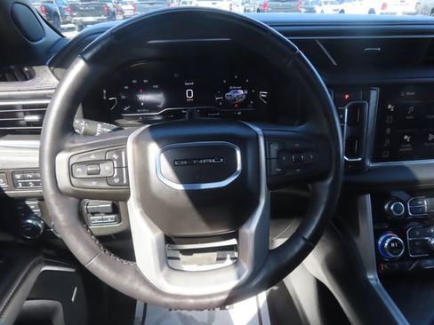 Used 2024 GMC Yukon XL Denali w/ Advanced Technology Package AWD/4WD image 38