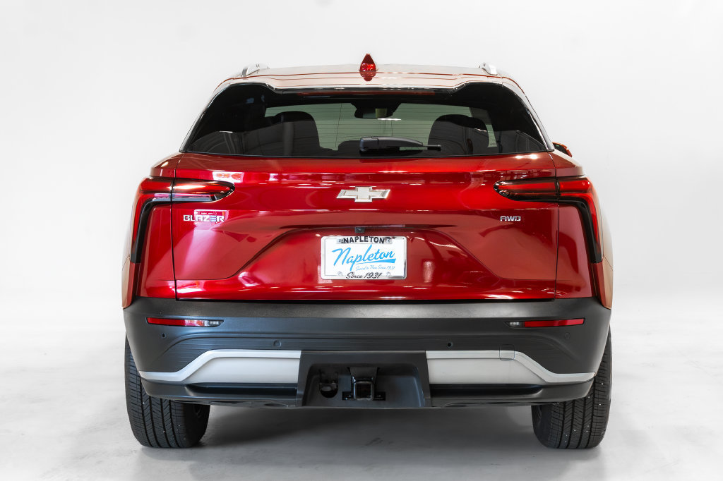 Used 2025 Chevrolet Blazer EV LT AWD/4WD image 25