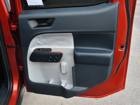 Used 2023 Ford Maverick XLT image 38