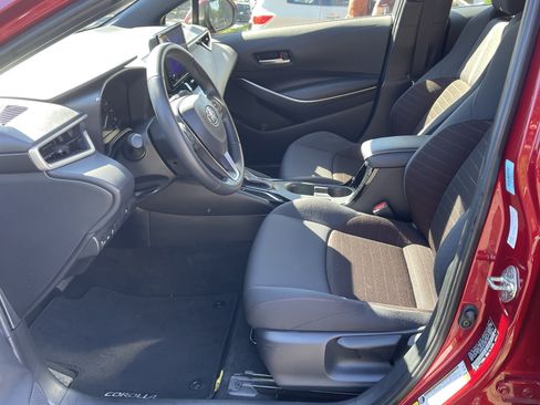 Certified 2024 Toyota Corolla SE w/ SE Package FWD image 9
