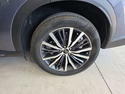 Used 2024 INFINITI QX60 Sensory AWD/4WD image 41