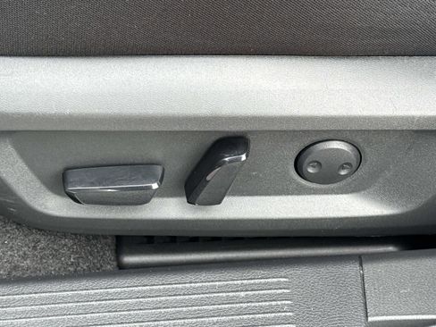 Used 2023 Nissan Rogue SV image 15