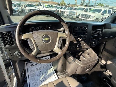 Used 2018 Chevrolet Express 2500 w/ Driver Convenience Package image 17