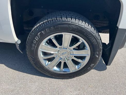 Used 2018 Chevrolet Silverado 1500 High Country AWD/4WD image 13