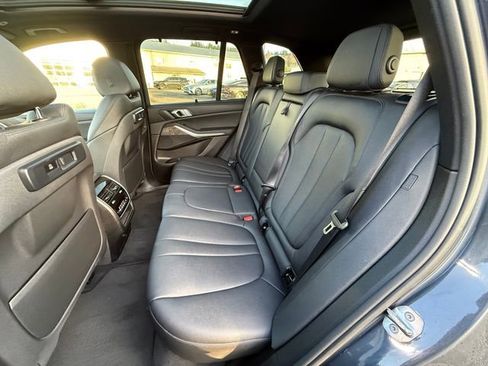 Used 2019 BMW X5 xDrive40i w/ Convenience Package image 16