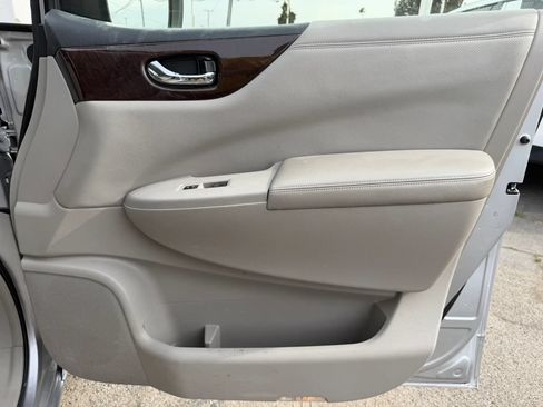 Used 2016 Nissan Quest SV FWD image 15