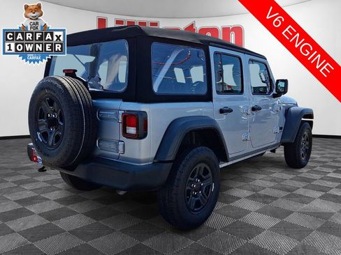 Used 2024 Jeep Wrangler Unlimited Sport AWD/4WD image 4