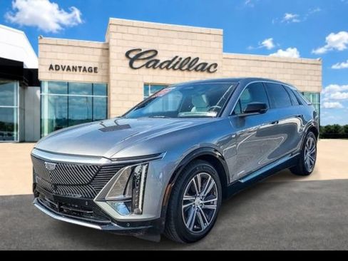 Certified 2024 Cadillac Lyriq Luxury RWD image 8
