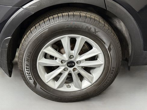 Used 2020 Kia Sorento LX image 31