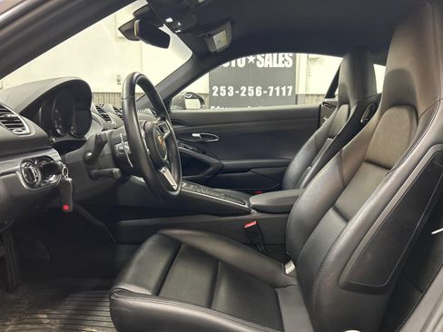 Used 2018 Porsche 718 Cayman RWD image 8