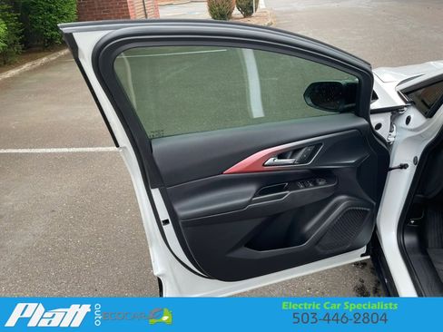 Used 2024 Chevrolet Equinox EV RS FWD image 18