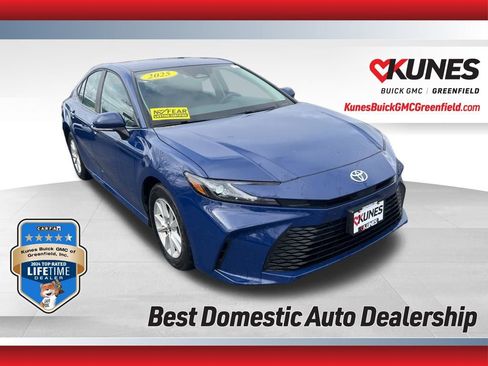 Used 2025 Toyota Camry LE image 1