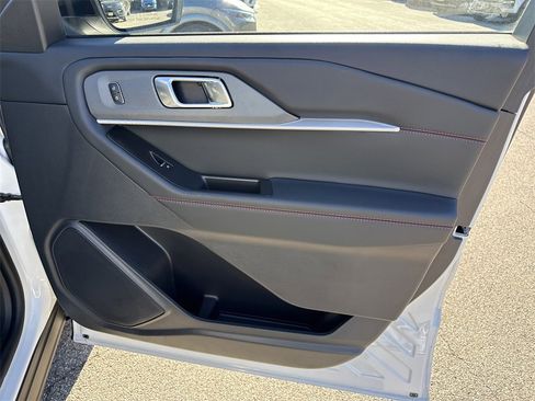 Used 2025 Ford Explorer ST-Line w/ Premium Package image 27