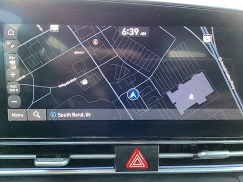 Used 2025 Hyundai Elantra SEL FWD image 18