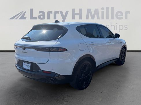 Used 2024 Alfa Romeo Tonale Veloce AWD/4WD image 5
