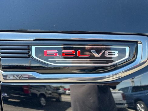 Used 2024 GMC Sierra 1500 AT4 w/ Technology Package AWD/4WD image 13