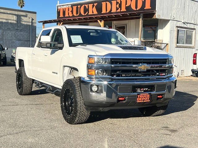 Used 2018 Chevrolet Silverado 2500 LT w/ LT Fleet Convenience Package AWD/4WD image 4