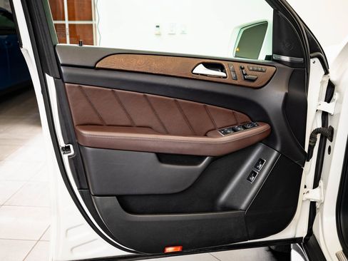 Used 2016 Mercedes-Benz GL 450 4MATIC image 24