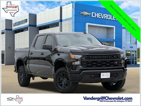 New 2026 Chevrolet Silverado 1500 Custom Trail Boss AWD/4WD image 1