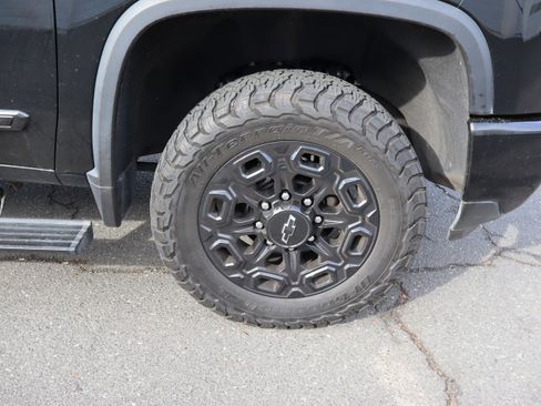 Used 2024 Chevrolet Silverado 2500 High Country w/ Midnight Edition image 40