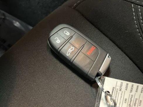 Used 2021 Dodge Challenger SXT image 24