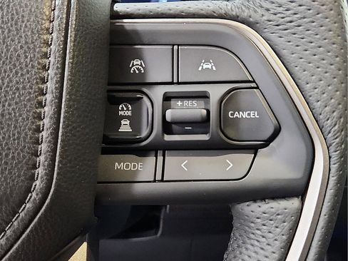 Certified 2025 Toyota Tacoma TRD Off-Road image 18