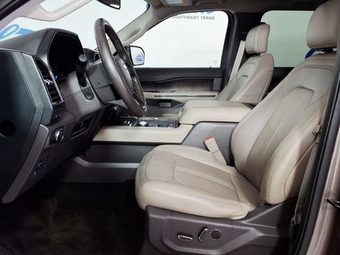 Used 2018 Ford Expedition Limited w/ Equipment Group 301A RWD image 7