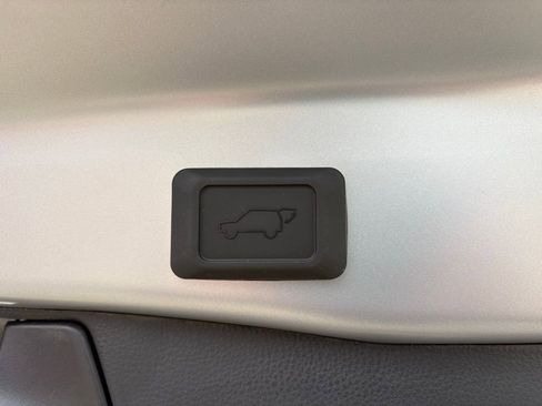 New 2025 Toyota RAV4 XLE image 18