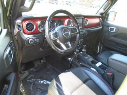 Used 2021 Jeep Gladiator Rubicon AWD/4WD image 12
