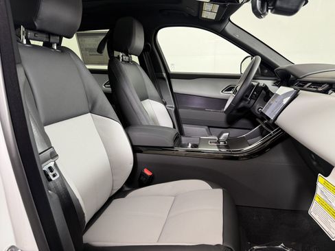 New 2026 Land Rover Range Rover Velar Dynamic SE image 22